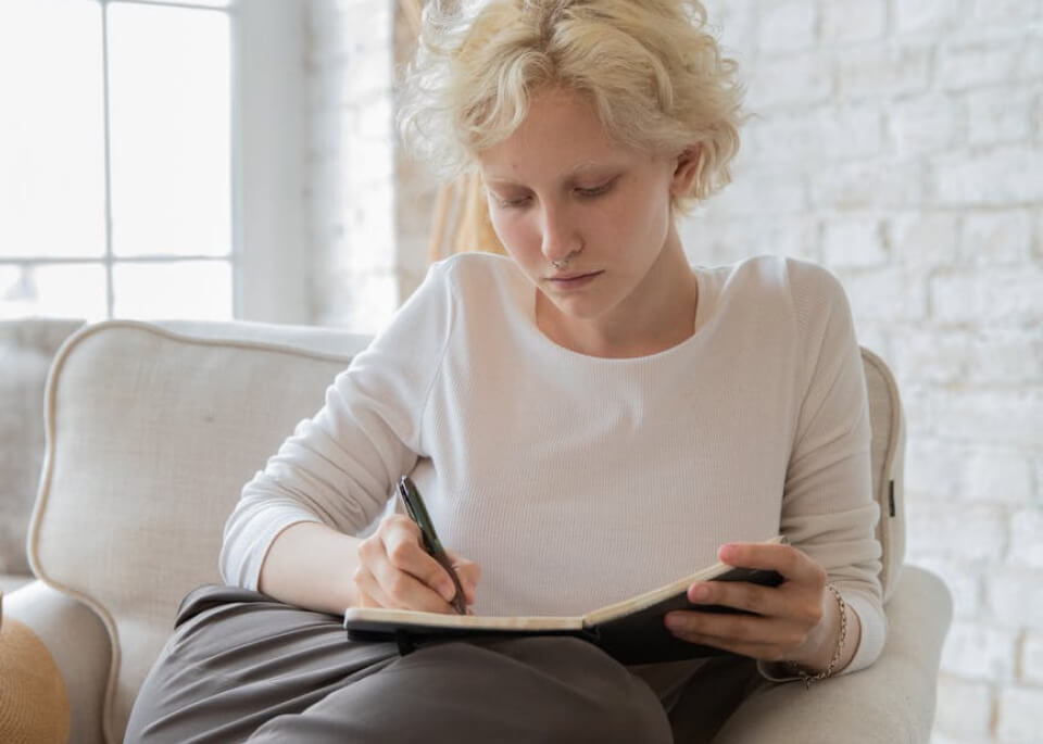 writer-template-woman-figure.jpg